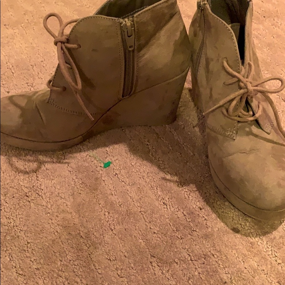 SUEDE LACE UP AND SIDE ZIP BOOTIE